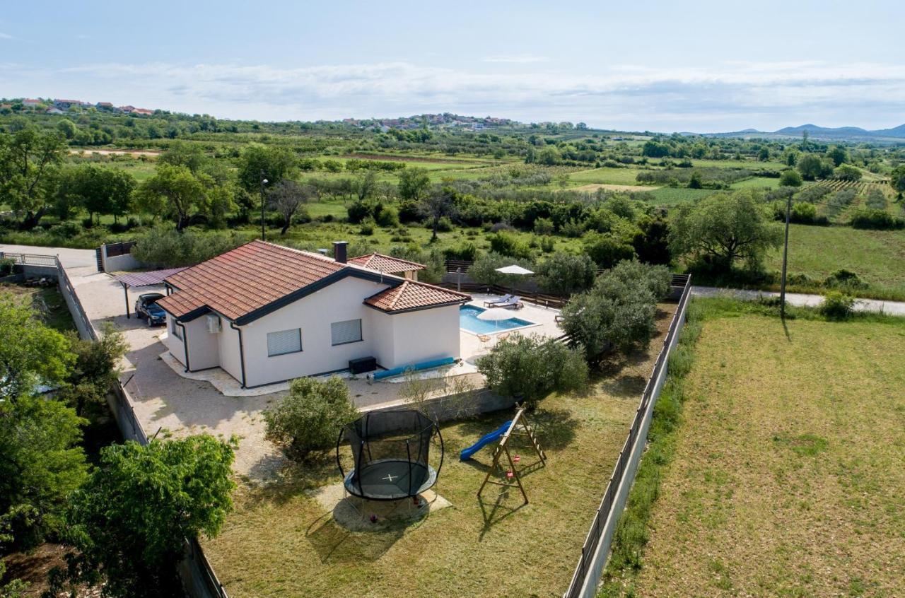 Wonderful Holiday House Bruno With Heated Pool Zadar Exterior photo